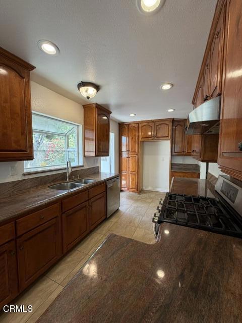 Foto del edificio - 3115 Foothill Rd