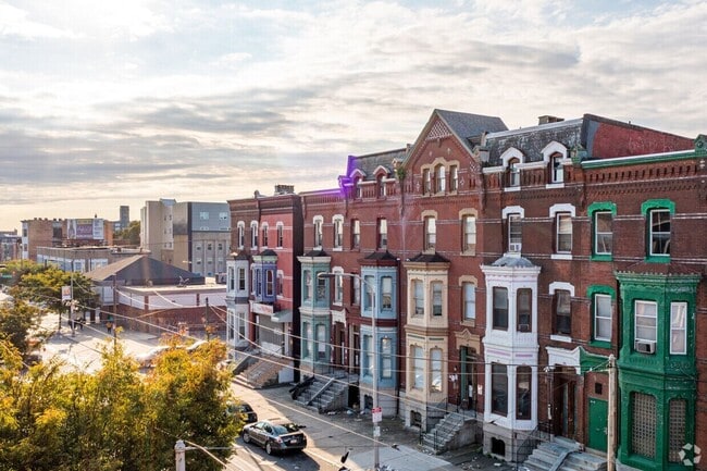 Building Photo - 1422 W Girard Ave