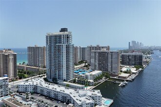 Building Photo - 1945 S Ocean Dr