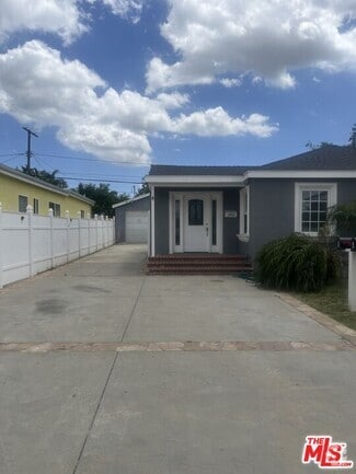 Building Photo - 19018 Delano St