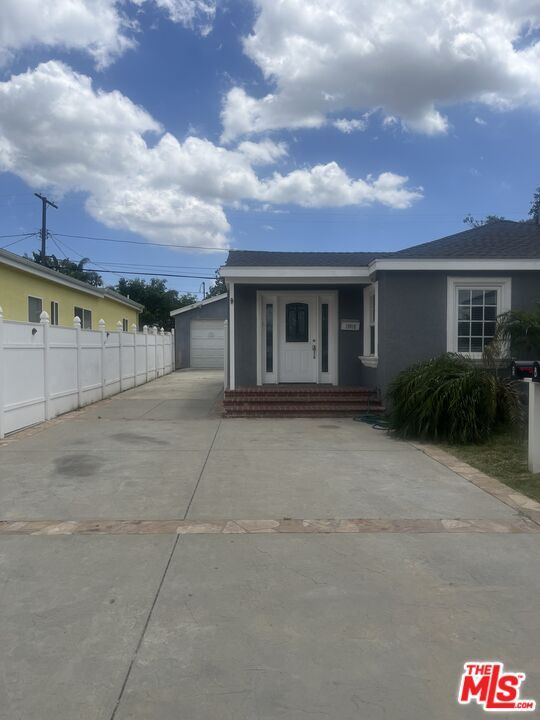 Foto principal - 19018 Delano St