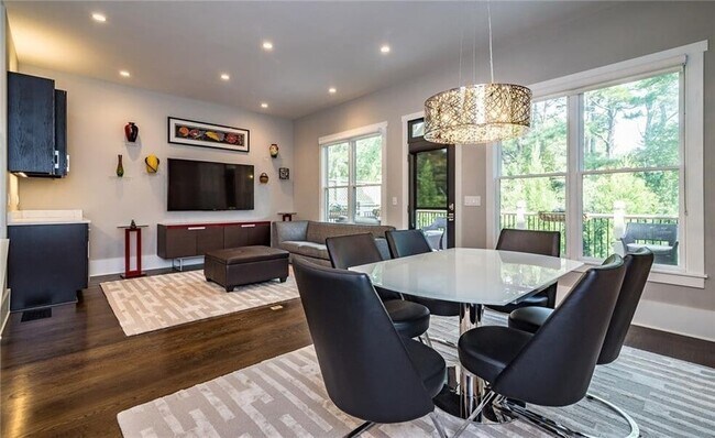 Foto del edificio - 3122 Chestnut Woods Dr