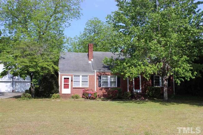 Front of the House-2 - 1106 S 10th St