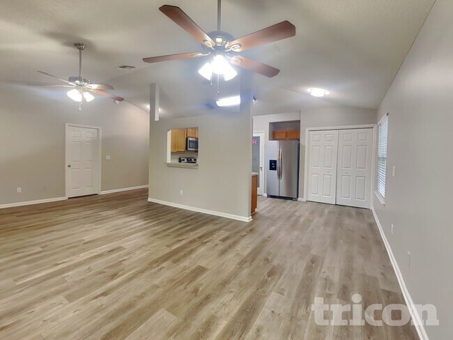 Foto del edificio - 8256 Creek Hollow Ct