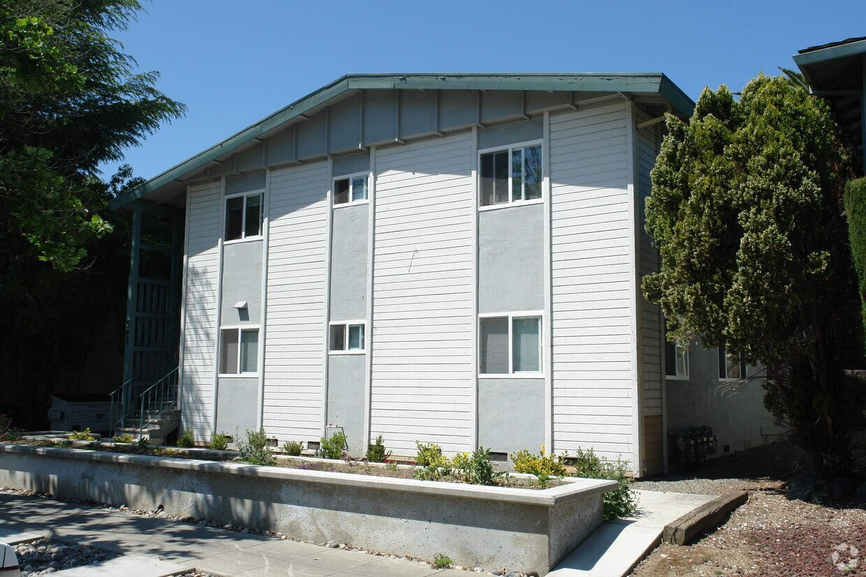 Building Photo - 543 Troy Drive