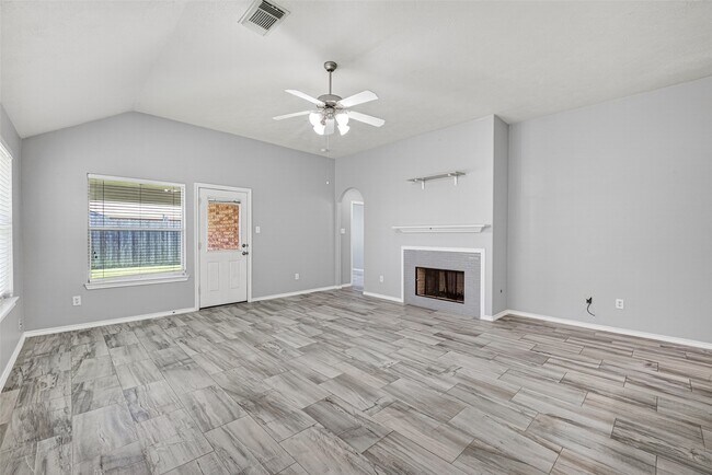 Foto del edificio - 12015 Cottage Elm Ct
