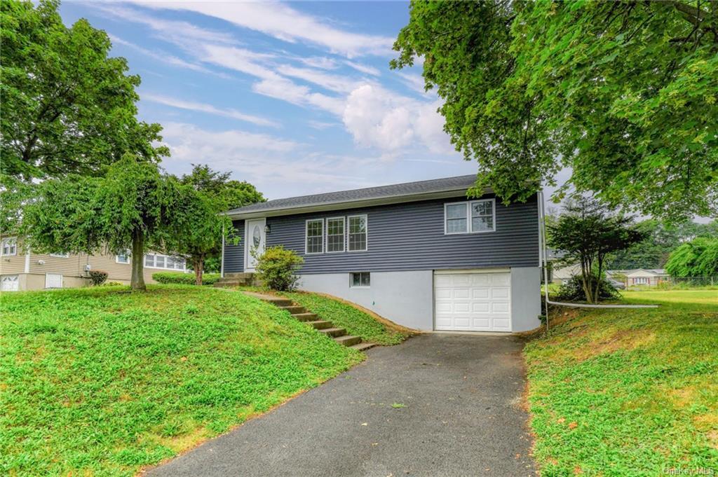 Foto principal - 11 Cresthaven Dr