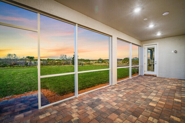 Building Photo - 10503 SW Captiva Dr
