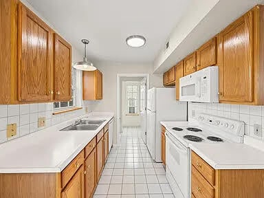 Building Photo - 2148 Fortune Hill Ln