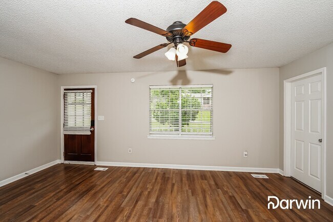 Foto del edificio - 2029 Brewster Rd, Birmingham, AL 35235