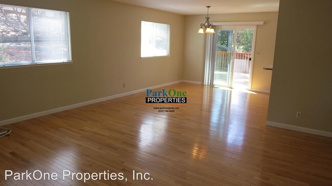 Building Photo - 235 Nob Hill Dr