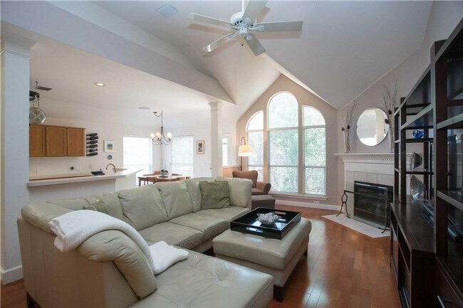 Foto del edificio - 4824 Calhoun Canyon Loop