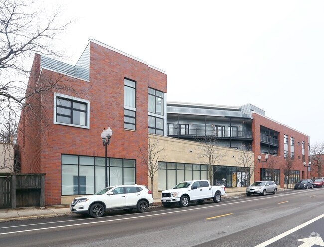 Building Photo - 3738-3740 N Lincoln Ave