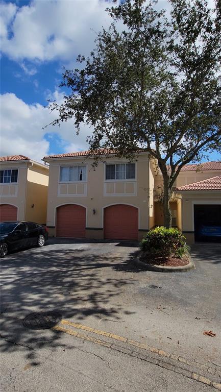 Foto del edificio - 2490 Centergate Dr