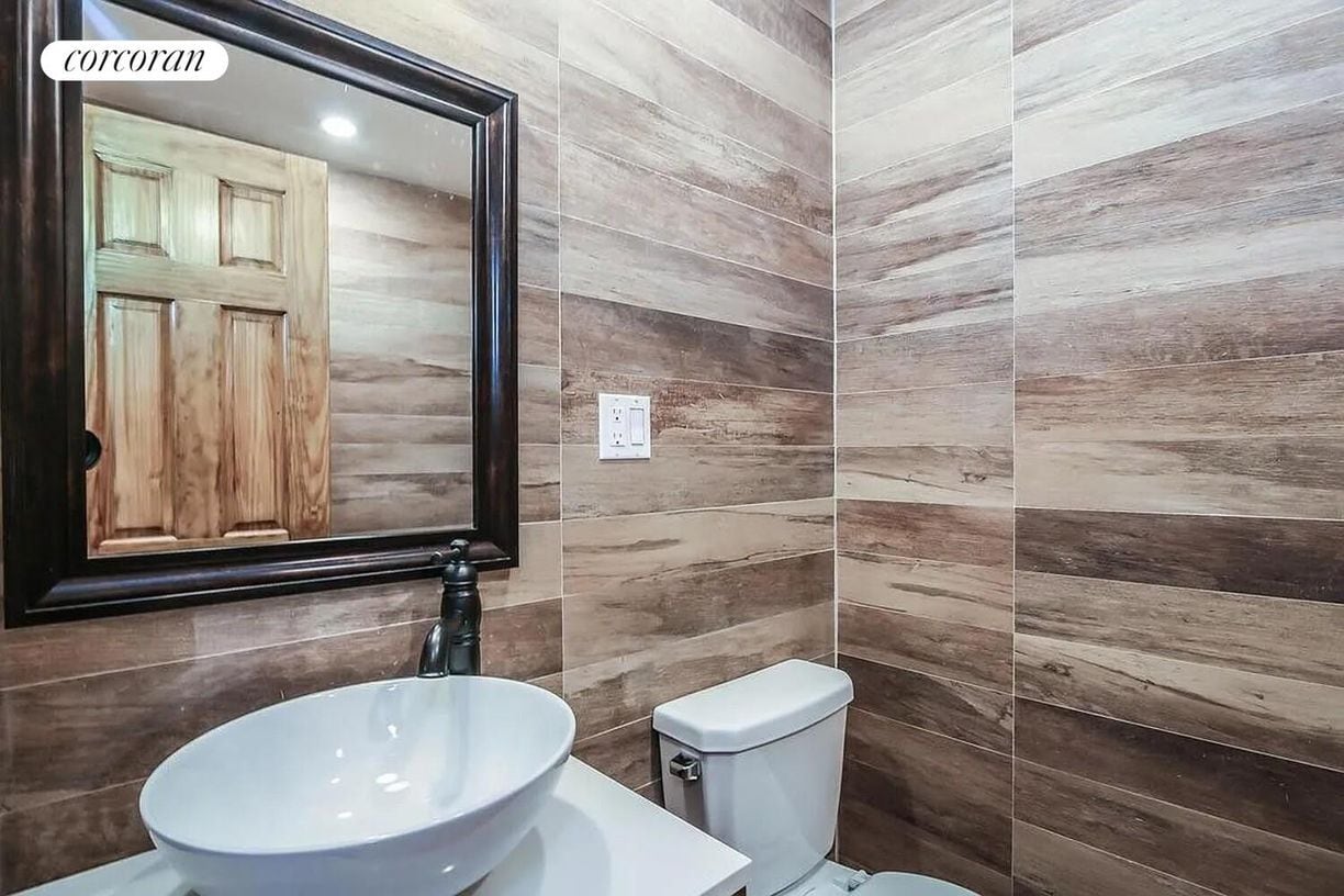 Primary Photo - 1250 Herkimer St