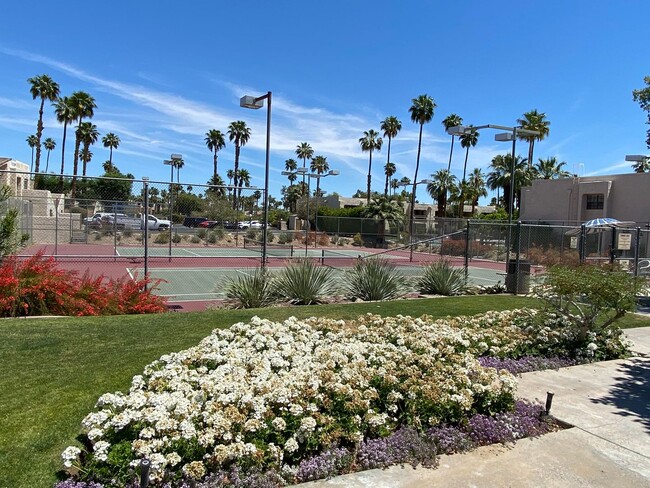 Building Photo - COMING SOON! LOVELY 1 Bed 2 Bath Condo in ...
