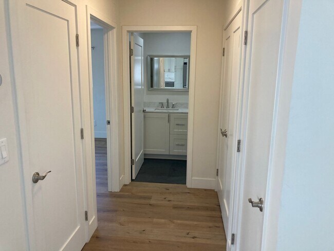 Foto del edificio - Recently Remodeled 1-Bedroom, 1-Bathroom Unit