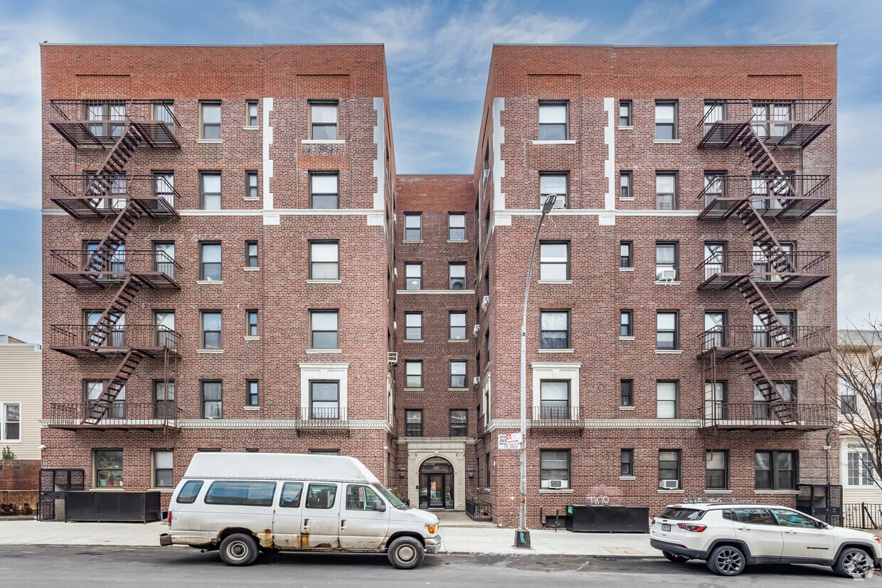 Building Photo - 3279 30th St