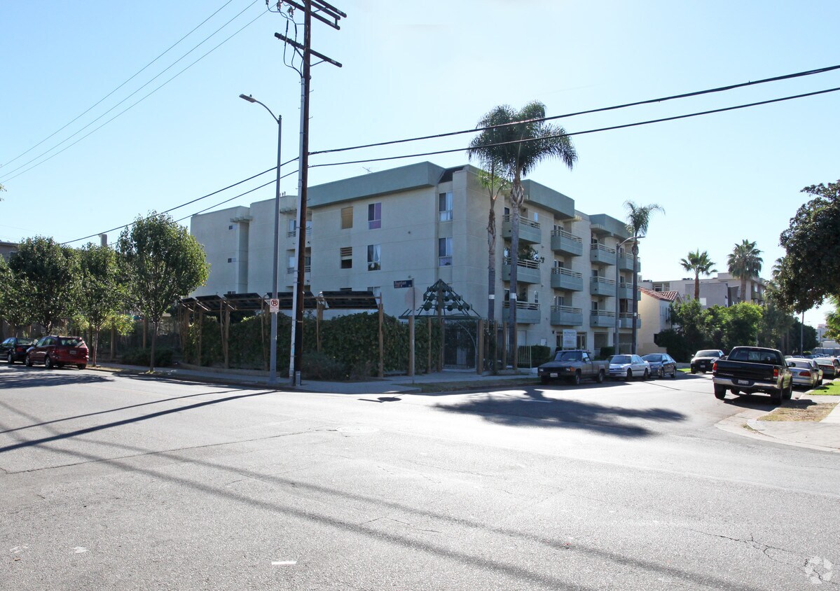 June Apartments Apartments Los Angeles, CA