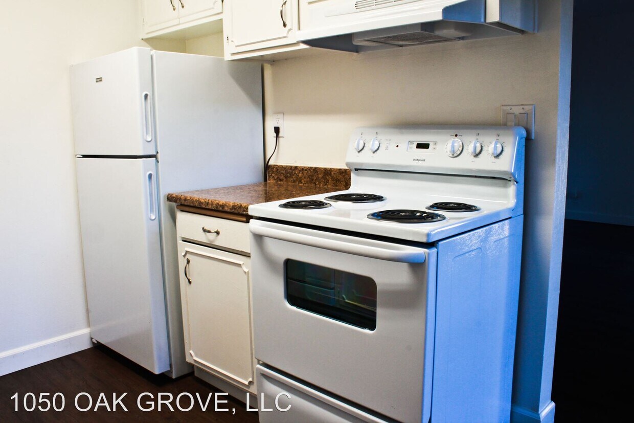 Foto principal - 1050 Oak Grove Rd