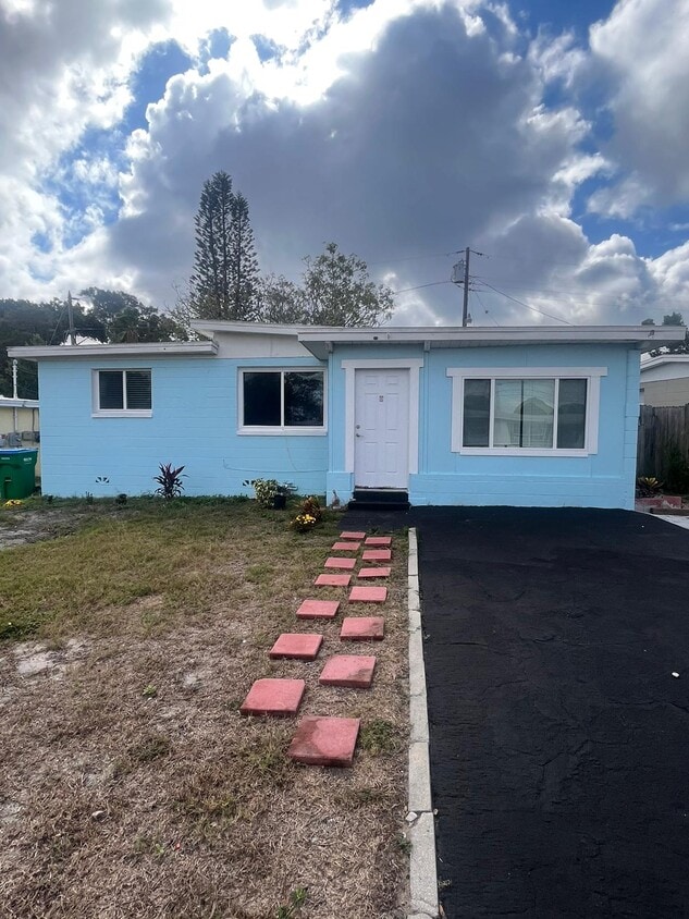 Foto principal - 10456 117th St N