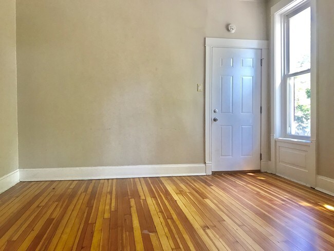 Building Photo - 1335 W Wrightwood Ave