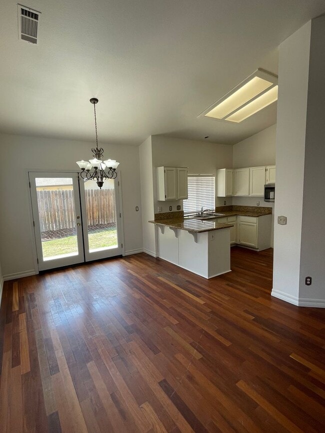 Building Photo - 5115 Shadow Lake Dr