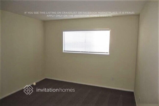 Foto del edificio - 2141 E Bessant St