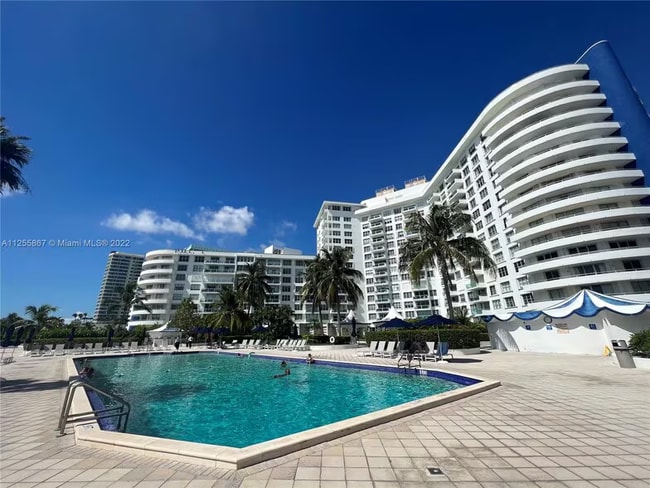 Building Photo - 8877 Collins Ave