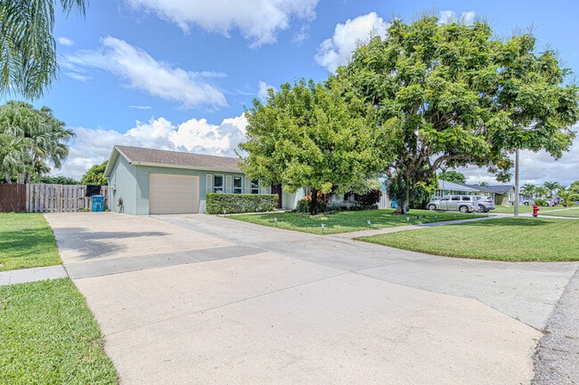 Building Photo - 787 Carissa Dr