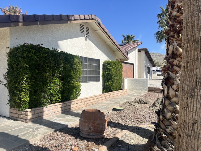 Building Photo - 64747 Pinehurst Cir