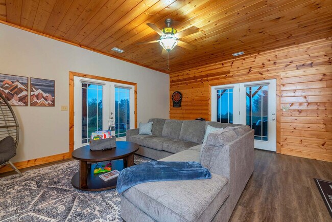 Foto del edificio - 629 Cherry Hill Dr