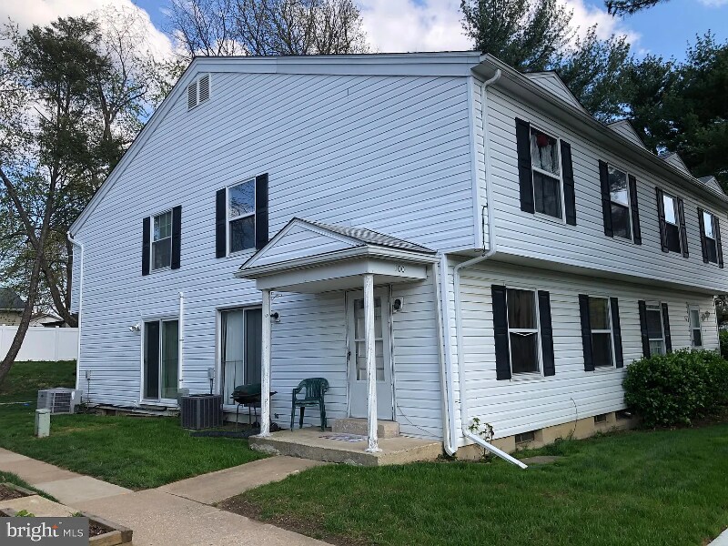 Foto principal - 100 Ewing Dr