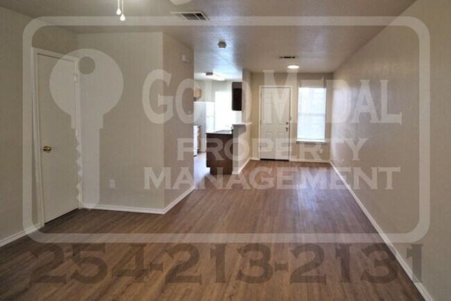 Foto del edificio - 1708 Spring Rose Circle, Unit A, Killeen