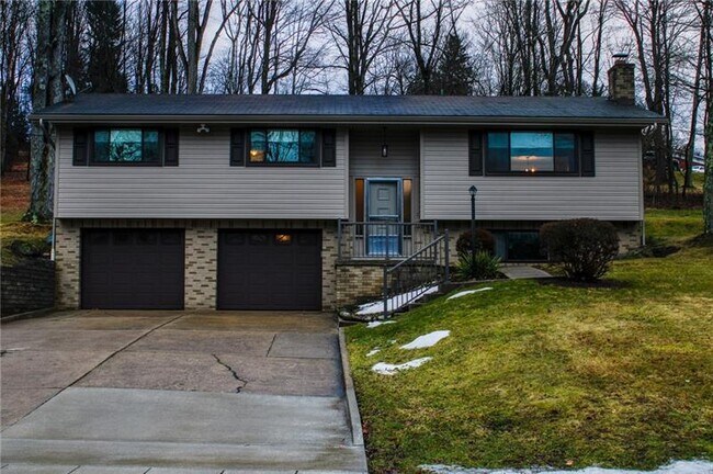 Foto del edificio - 214 Maplewood Dr
