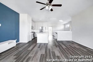 Foto del edificio - 7910 Needle Crk