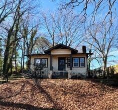 Building Photo - 768 80th Pl S