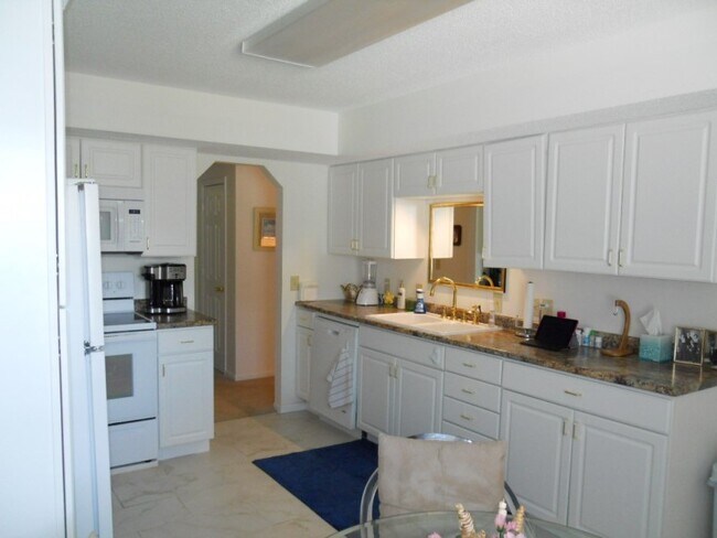 Building Photo - 2503 Crestline Ct