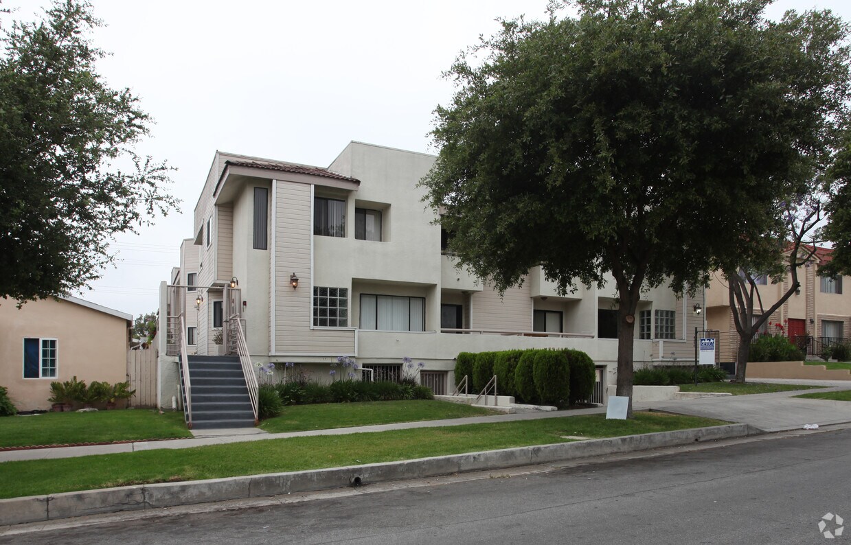 Foto principal - 1141 Thompson Ave