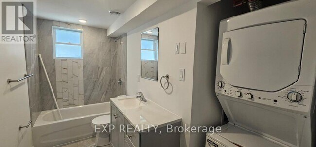 Photo du bâtiment - 216 McArthur Ave.