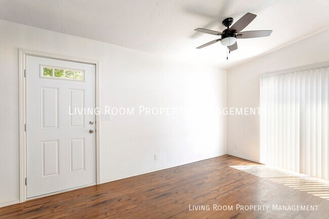 Building Photo - Crisp & Clean - Detached ADU With Privacy ...