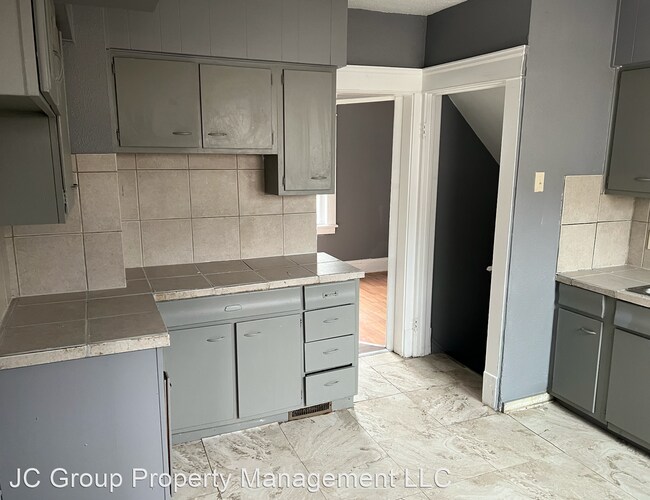 Foto del edificio - 4472 E 158th St