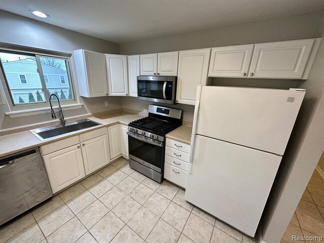 Building Photo - 23260 Cranbrooke Dr