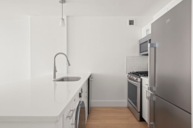 Building Photo - 301 W 53rd St