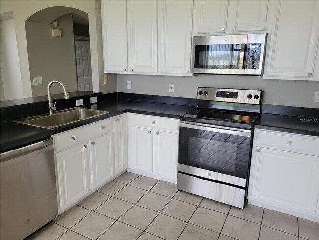 Foto del edificio - 7215 Colonial Lake Dr