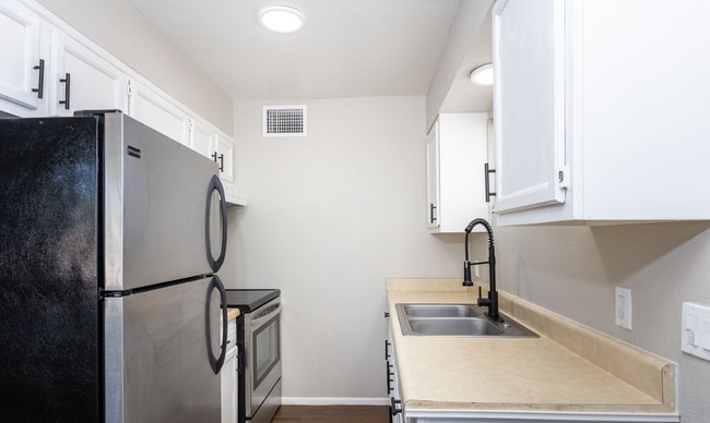 Foto del edificio - 819 N Arbor Ave