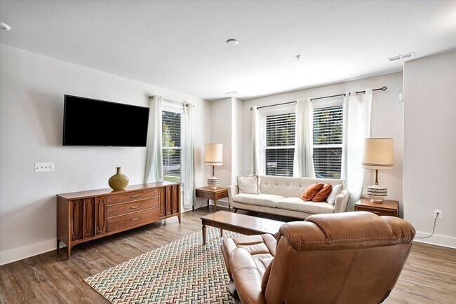 Building Photo - Swanky Townhome  in West Broad Landing