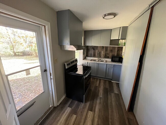 Foto del edificio - Cozy One Bedroom Home with Large Fenced in...