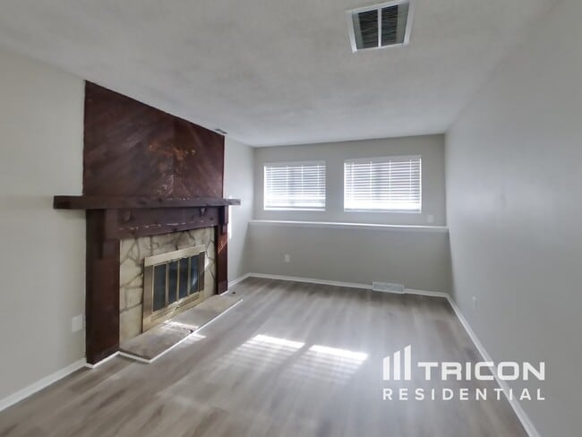Building Photo - 1070 Nolte Dr W