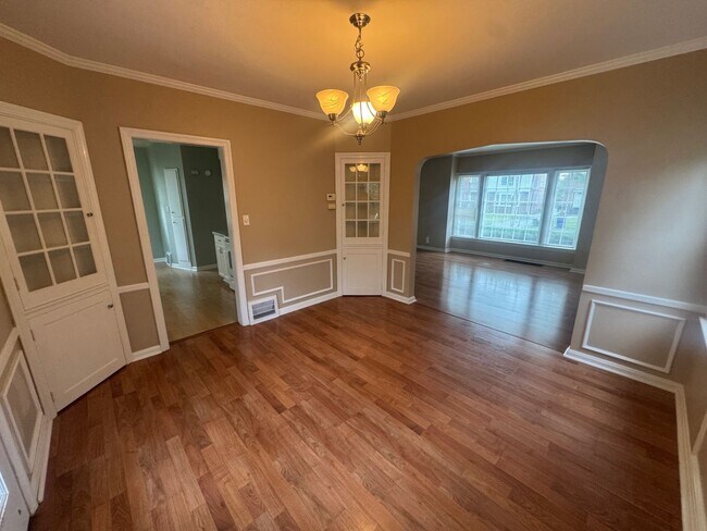 Foto del edificio - Charming 3-Bedroom Property in Prime Location
